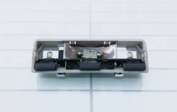 BMW 5 E39 Front seat light 8369511