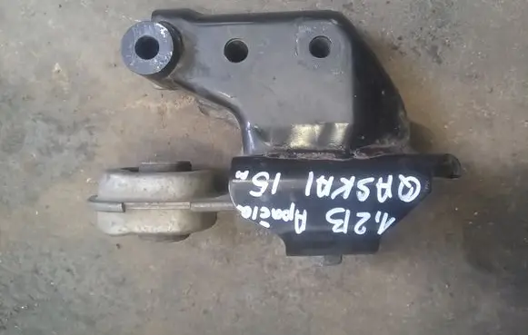 Nissan Qashqai Gearbox mount