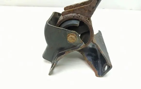 Opel Agila A Engine mount bracket