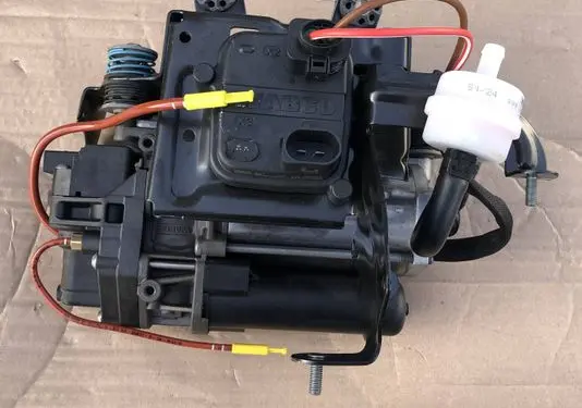 Audi Q7 4M Air suspension compressor/pump 4M0616005H