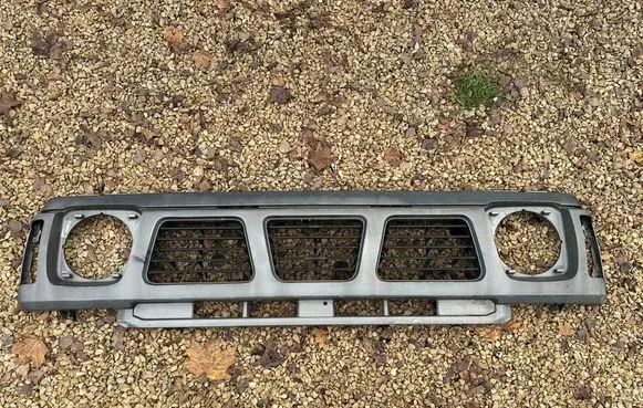 Nissan Patrol Y60 Front grill 74111RB0100 6231022J00