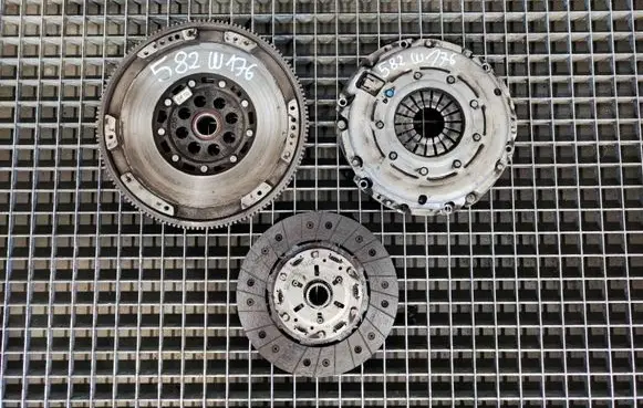 Mercedes-Benz A W176 Clutch set kit A270030020550 A2700300205 A0262500501
