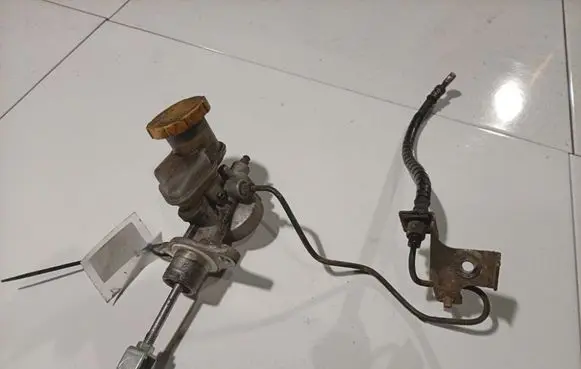 Subaru Forester SH Clutch master cylinder