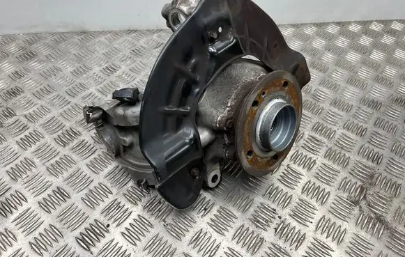 Mercedes-Benz CLA C118 X118 Front wheel hub spindle knuckle A2473320100 A2474210102