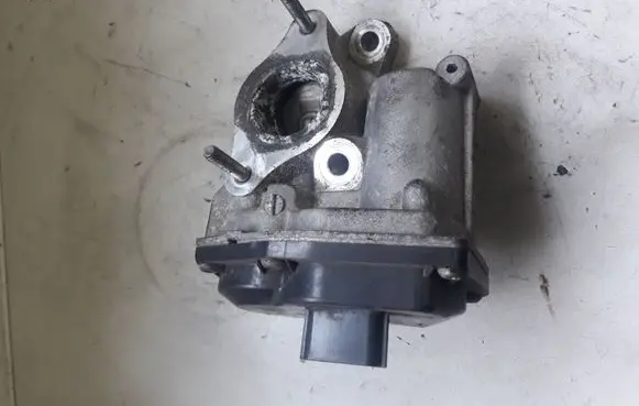 Renault Scenic III - Grand scenic III Engine shut-off valve 