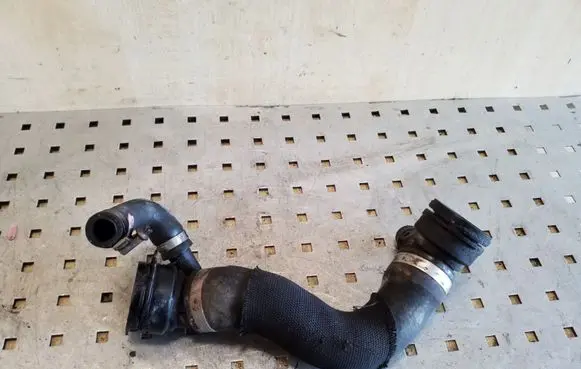 BMW X5 E70 Engine coolant pipe/hose