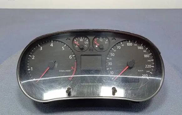 Audi A3 S3 8L Speedometer (instrument cluster) 8L0920900A