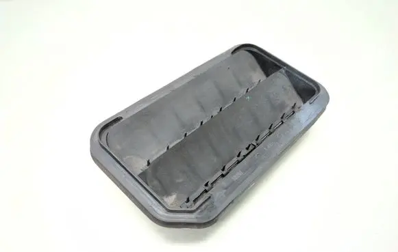 Chevrolet Captiva Quarter panel pressure vent 22702778