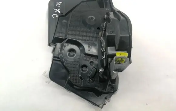 Toyota Prius (XW30) Coupe door lock (next to the handle) 
