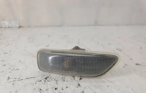 Volvo V70 Front fender indicator light 30722642
