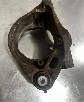 Volvo S60 Bracket in trunk/boot 31480220