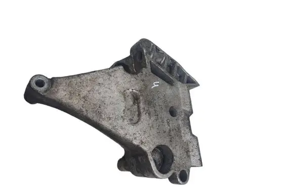 Volkswagen Touran I Engine mounting bracket 03G199207A
