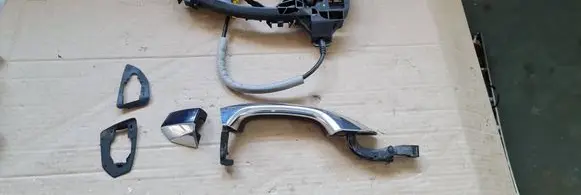 Front door exterior handle/bracket