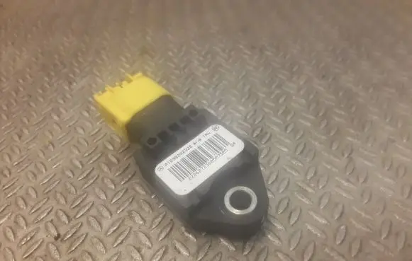 Mercedes-Benz A W169 Airbag deployment crash/impact sensor 1698202226