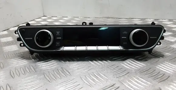 Audi A4 S4 B9 Climate control unit 8W0820043F