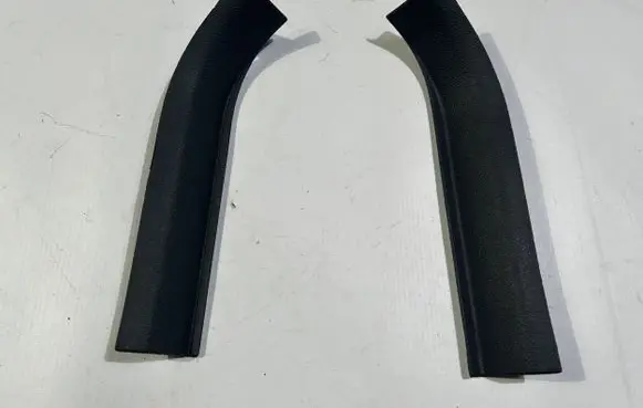 Chevrolet Corvette C6 (B) pillar trim (bottom) aaa38889 aaa38890