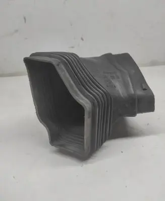 Audi A6 S6 C6 4F Air intake duct part 4F0129739B
