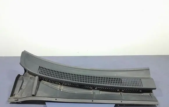 Toyota Avensis T270 Wiper trim 5570805120