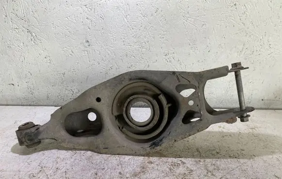 Dodge Challenger Rear upper control arm/wishbone