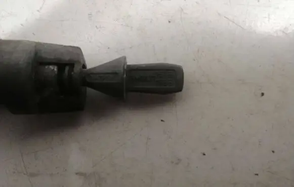 Volkswagen Golf Plus Front door lock (next to the handle) 5M0837167B