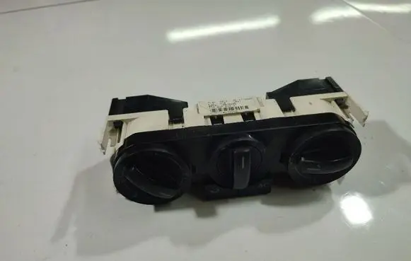 Volkswagen Polo IV 9N3 Climate control unit 901511880006
