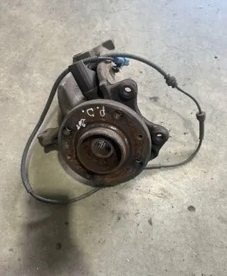 Peugeot 208 Front wheel hub