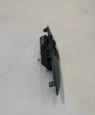 Toyota Yaris Electric window control switch 0113096