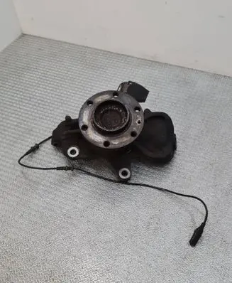 Mercedes-Benz Sprinter W906 Front wheel hub spindle knuckle A9069050601