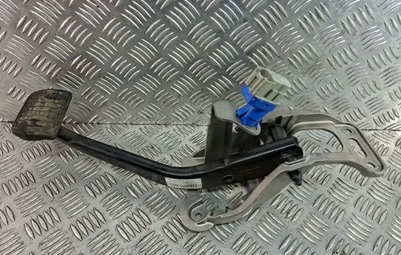 Jaguar XE Brake pedal GX732450CC