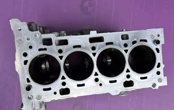 BMW X1 U11 Engine block 11111025341 8632047