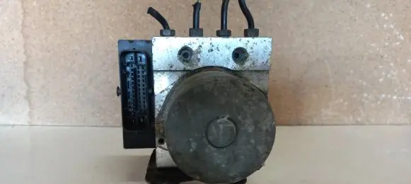 Audi A4 S4 B8 8K ABS Pump 8K0907379AD
