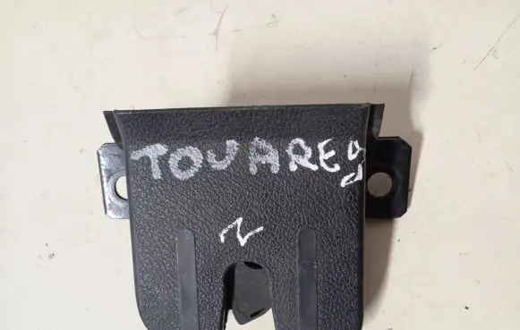 Volkswagen Touareg I Tailgate/trunk/boot lock/catch/latch