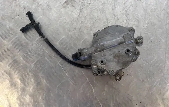 BMW X5M E70 Vacuum pump 7566291
