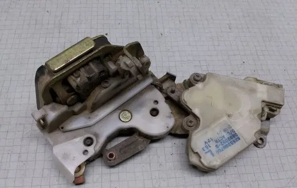 Nissan Almera Tino Rear door lock 82553BM760 0892052B