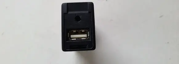 Toyota Yaris USB socket connector 