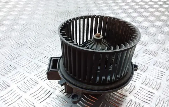 Chrysler Town & Country V Heater fan/blower 0701132570