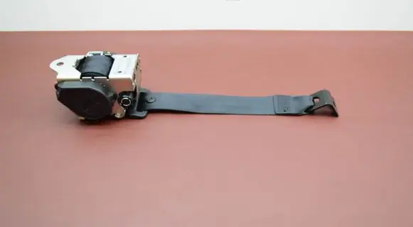 Rear seatbelt