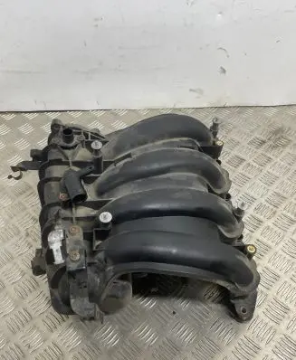 BMW 1 E81 E87 Intake manifold 7529438