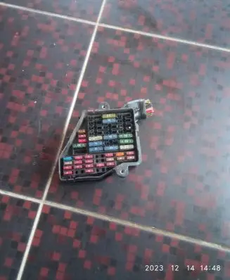Audi A4 S4 B5 8D Fuse module 3356759