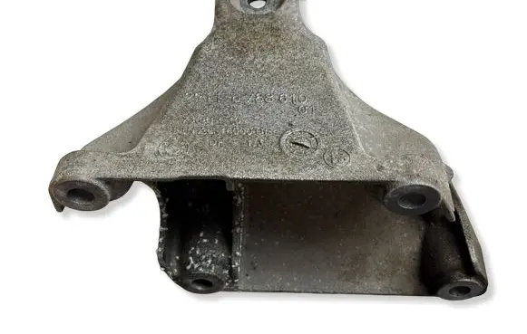 BMW 4 F32 F33 Engine mounting bracket 6788610