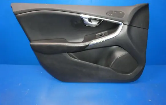 Volvo V40 Front door card panel trim 