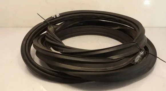 Lexus RX 330 - 350 - 400H Seal rubber (tailgate) 