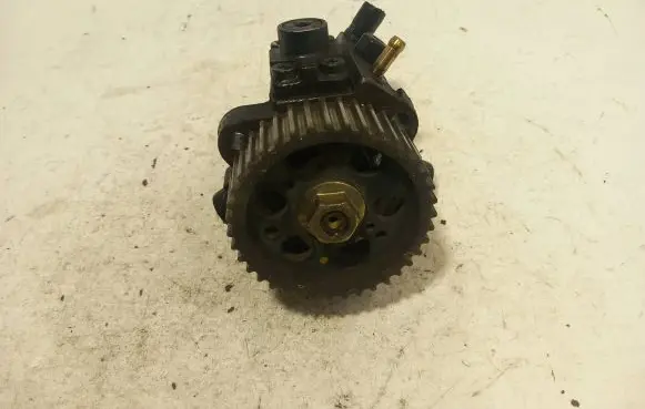 Opel Zafira B Fuel injection high pressure pump 0055193731 0445010097
