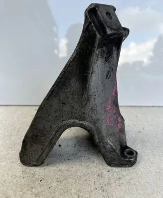 Audi A4 S4 B6 8E 8H Engine mounting bracket 8E0199308D