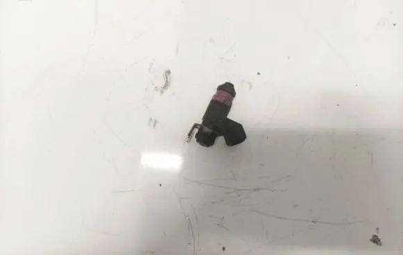 Renault Scenic II - Grand scenic II Fuel injector 3303a07833
