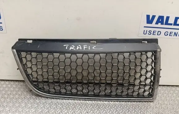 Renault Trafic II (X83) Front bumper upper radiator grill 8200044582 525719894 91166539