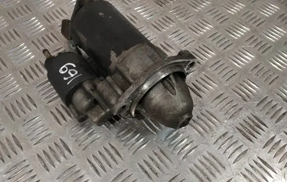 Volkswagen PASSAT B5 Starter motor 06B911023