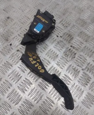 Volkswagen Golf IV Accelerator throttle pedal 1J1723503H