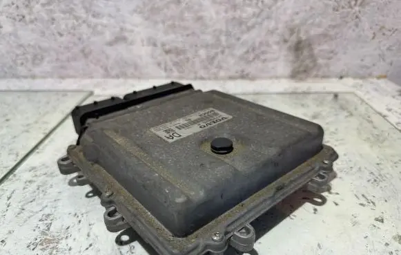 Volvo XC90 Engine control unit/module 30729826A 0281012103