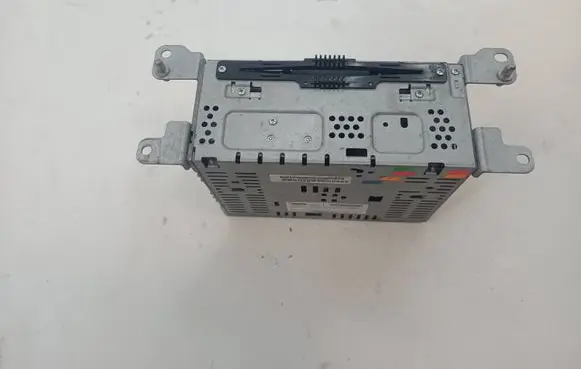 Ford Fusion II Radio/CD/DVD/GPS head unit DS7T19C107BL